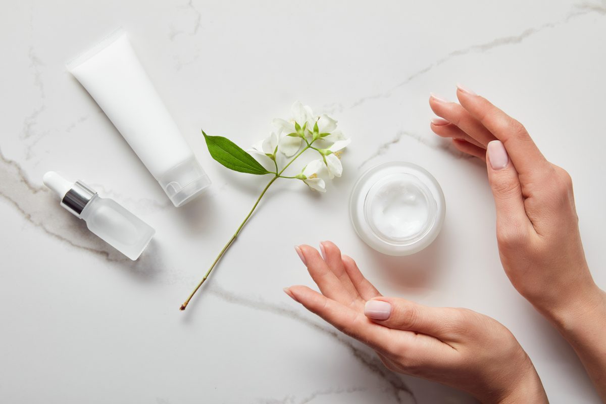 Explorez notre sélection des meilleurs cosmétiques bio pour une beauté naturelle. Produits testés et approuvés pour leur efficacité et qualité.