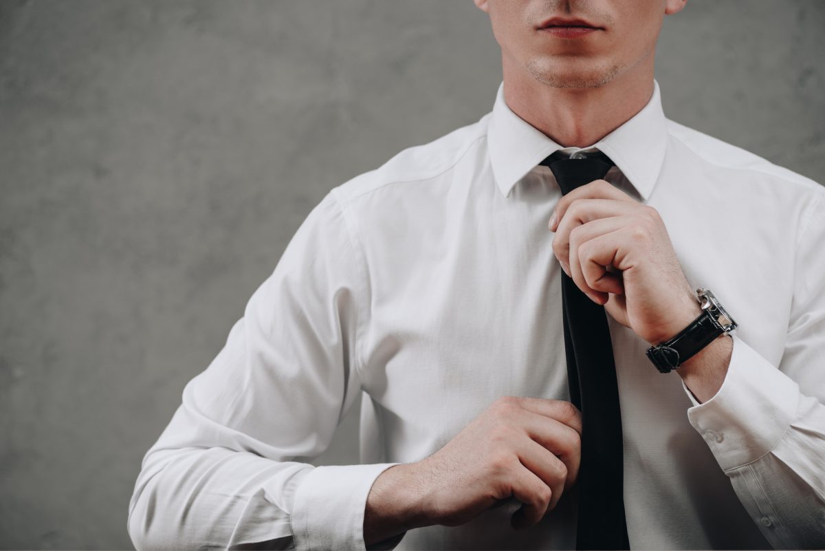 Apprenez à choisir le nœud de cravate parfait pour un mariage. Conseils et styles pour un look élégant et sophistiqué qui marquera les esprits.