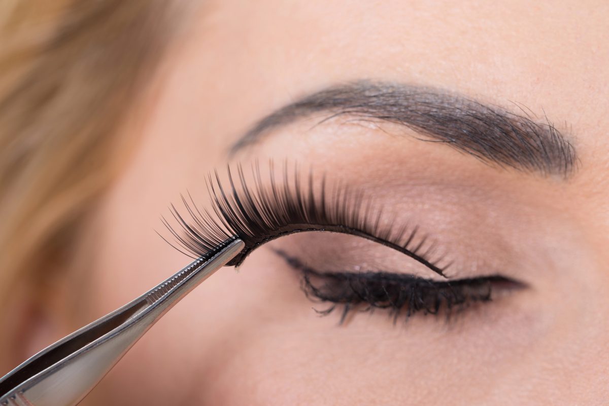 découvrez les tendances mascara 2025: couleurs audacieuses, looks naturels et produits innovants pour sublimer votre regard cette année